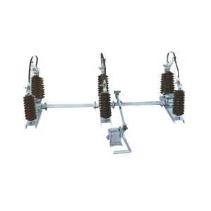 24KV High Voltage Three Phase Air Insulated IP65 Power Distribution Disconnecting Switch Polymer Material Over Voltage