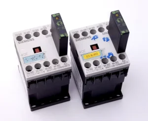 2x 3RH11401MB400KT0 E05 Coupling Contactor Elektronik