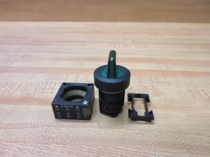 3SB30012KA41 Green Selector Switch 3SB30012KA41 Pack of 3