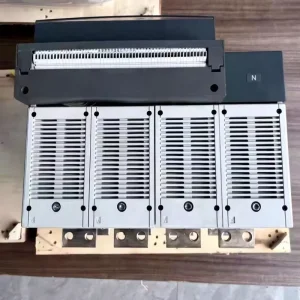 E1B1250R1250PR121 P LI FHR Industrial Air Circuit Breaker 220V 1250A 42ka Breaking Capacity LSI Protection