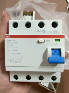 F204 A6303 2CSF204101R3630 Siem Residual Current Circuit Breaker PLC New for PLC Programming