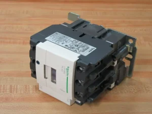 LC1D65F7 Contactor Chipped Side