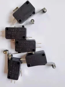 Momentary Micro Switch 16mm x 28mm Limit Switch 3Pin 5A 250V Mini Switch KW7 2