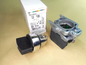 XB4BD53 Selector Switch